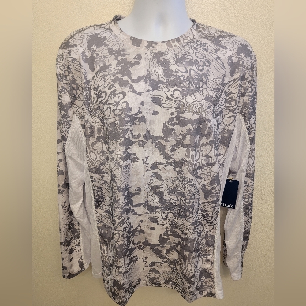 NWT Huk Long Sleeve Fishing/Performance Sun/Swim Shirt